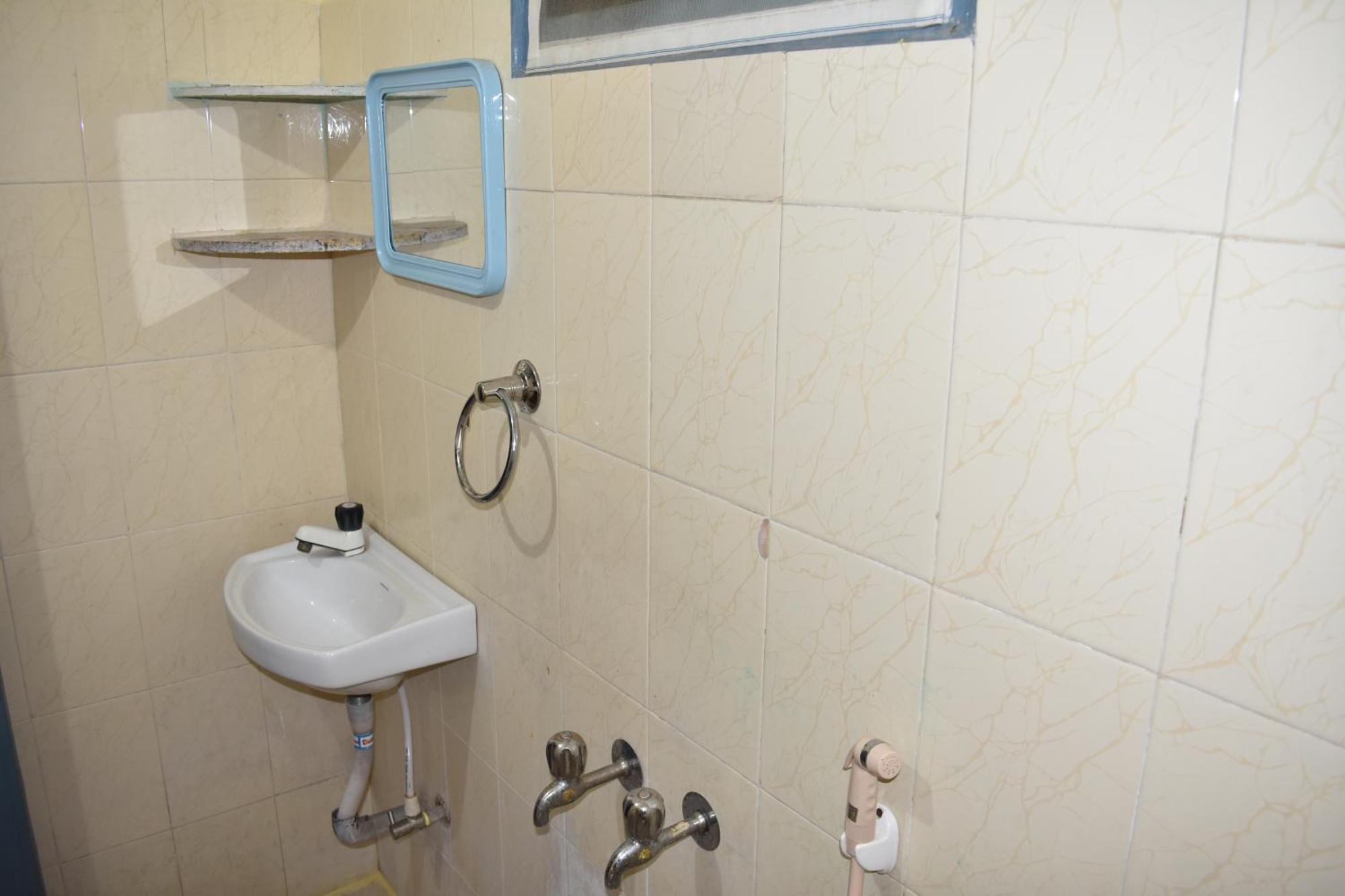 Sannidhi Service Apartments 蒂鲁帕蒂 外观 照片