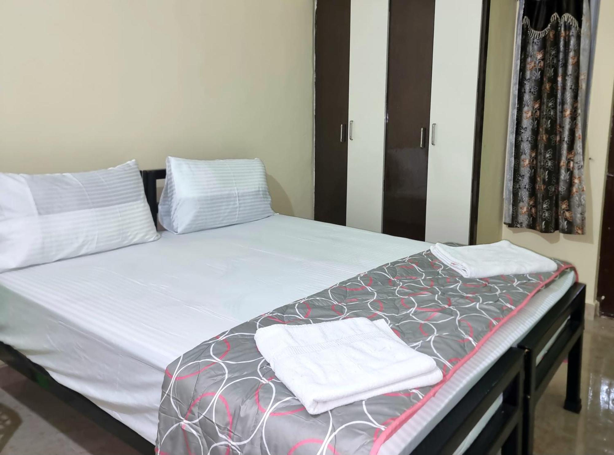Sannidhi Service Apartments 蒂鲁帕蒂 外观 照片