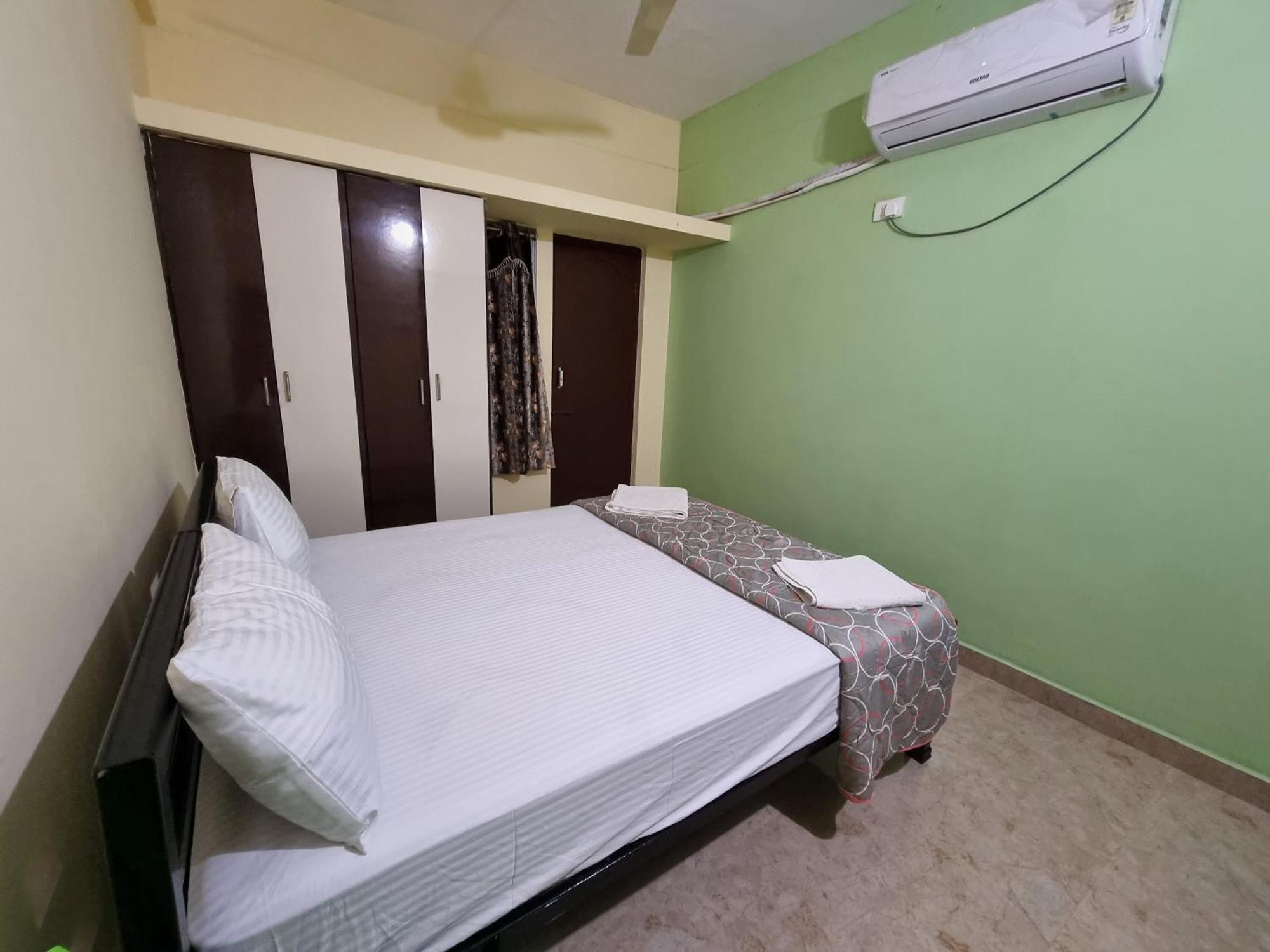 Sannidhi Service Apartments 蒂鲁帕蒂 外观 照片