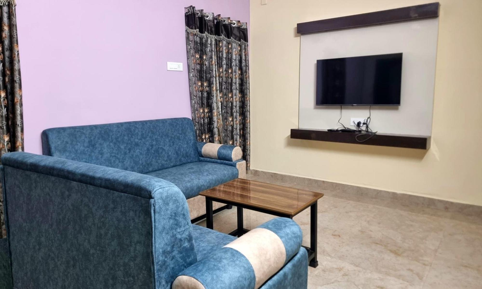 Sannidhi Service Apartments 蒂鲁帕蒂 外观 照片