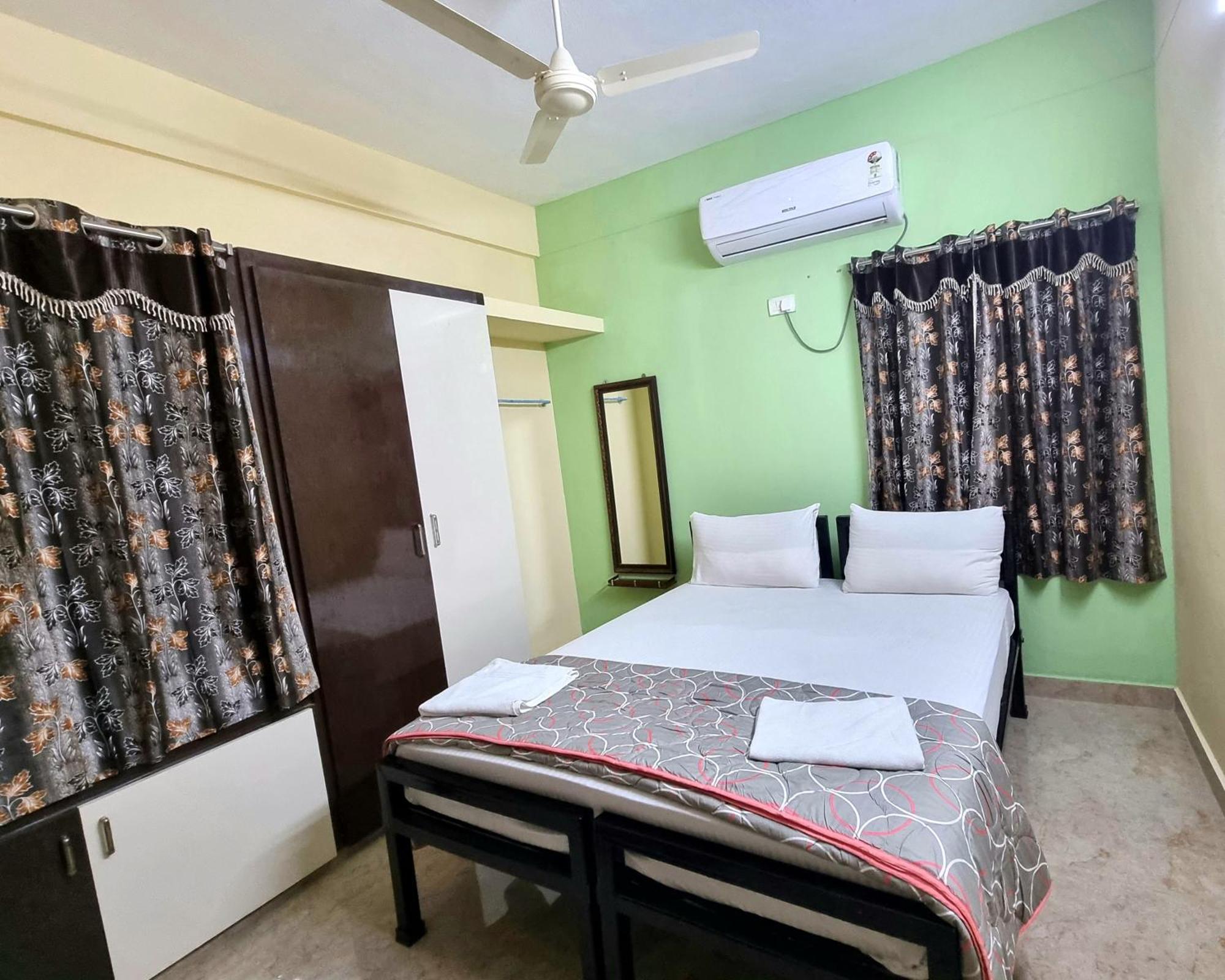 Sannidhi Service Apartments 蒂鲁帕蒂 外观 照片