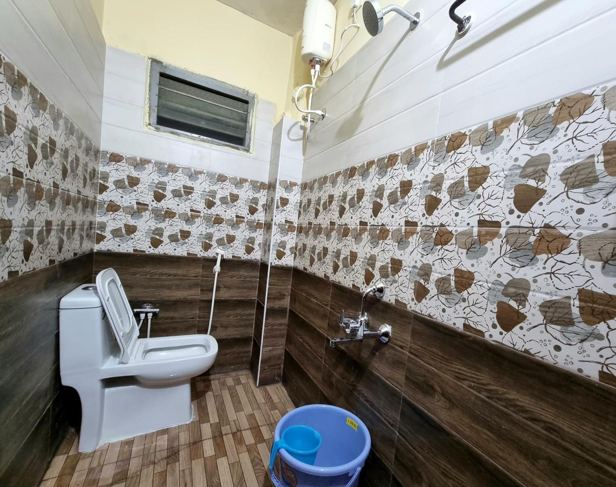 Sannidhi Service Apartments 蒂鲁帕蒂 外观 照片
