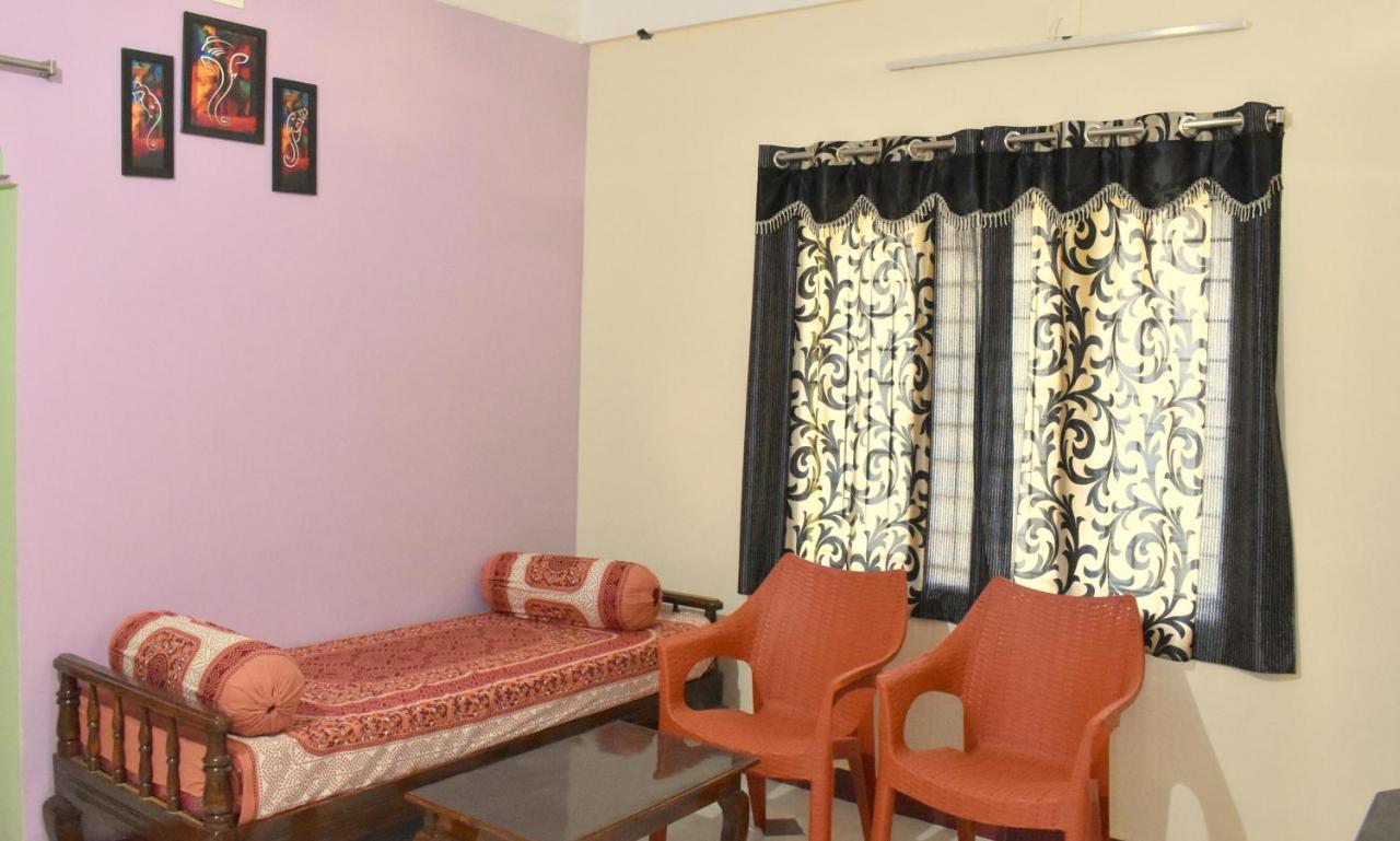 Sannidhi Service Apartments 蒂鲁帕蒂 外观 照片