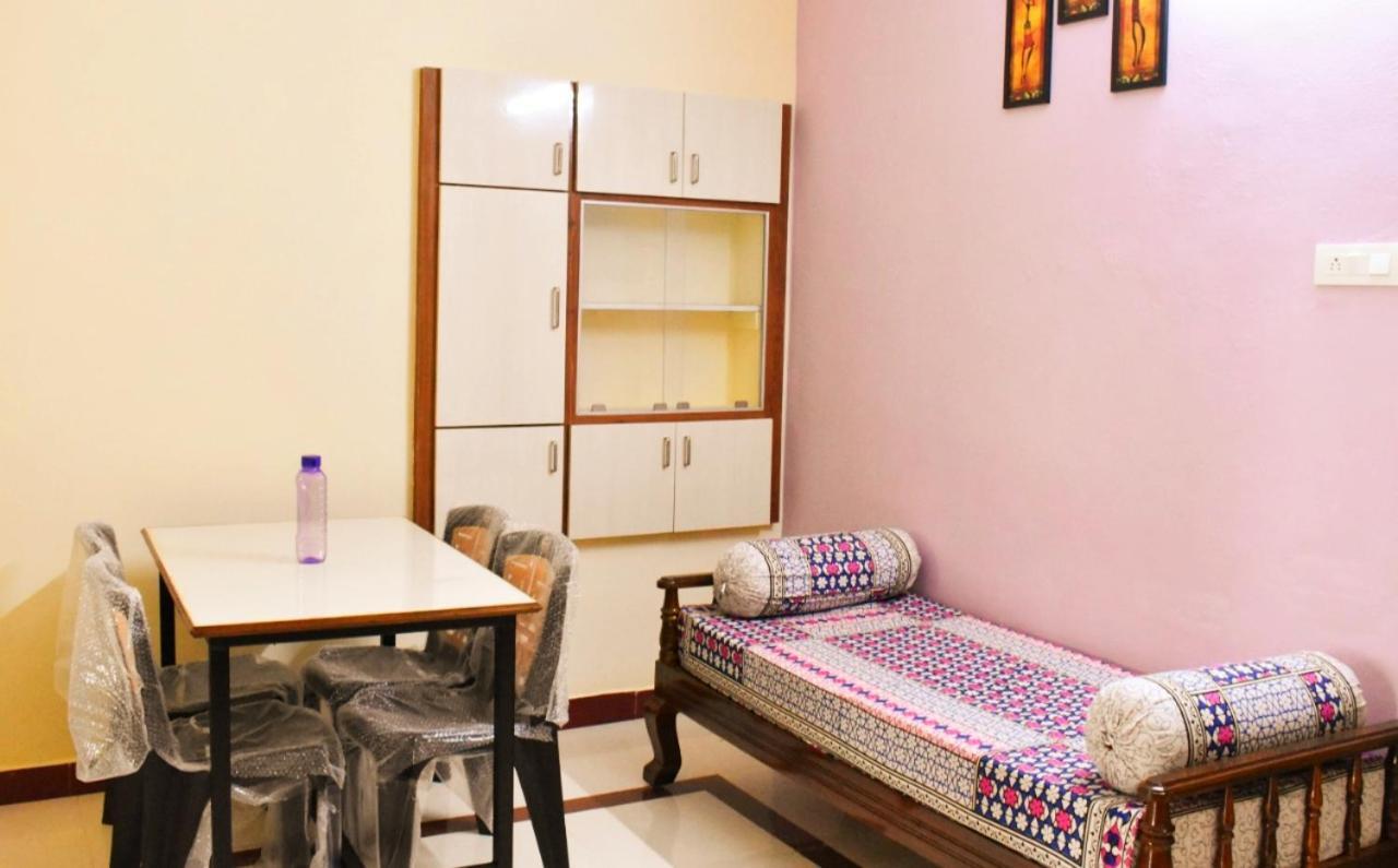 Sannidhi Service Apartments 蒂鲁帕蒂 外观 照片