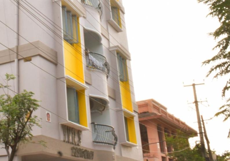 Sannidhi Service Apartments 蒂鲁帕蒂 外观 照片