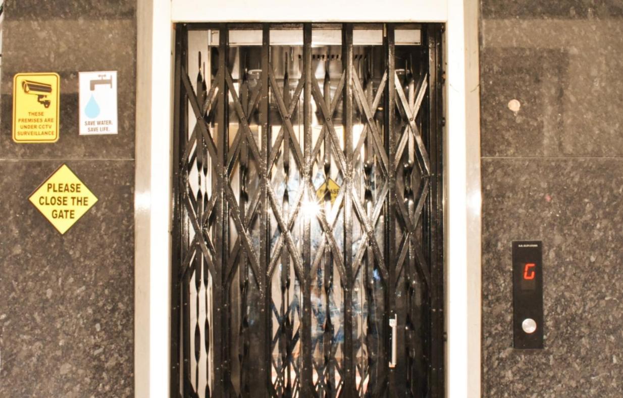 Sannidhi Service Apartments 蒂鲁帕蒂 外观 照片